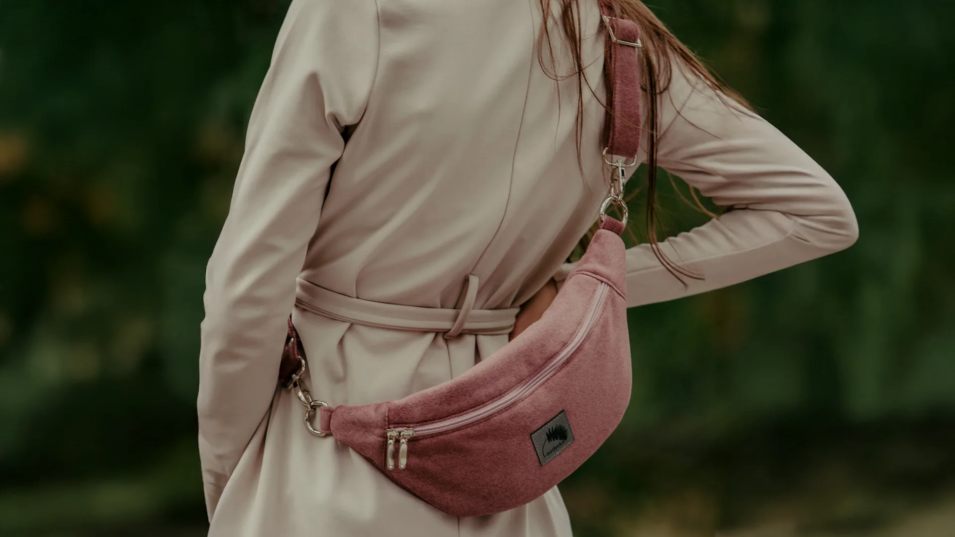 Nerka damska z weluru tapicerskiego szyta na zamówienie